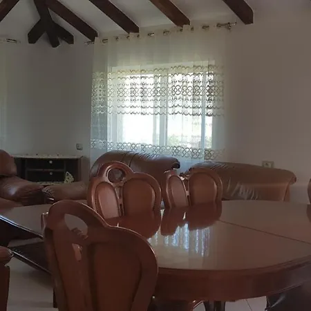 Guest House Ilir * ベラト